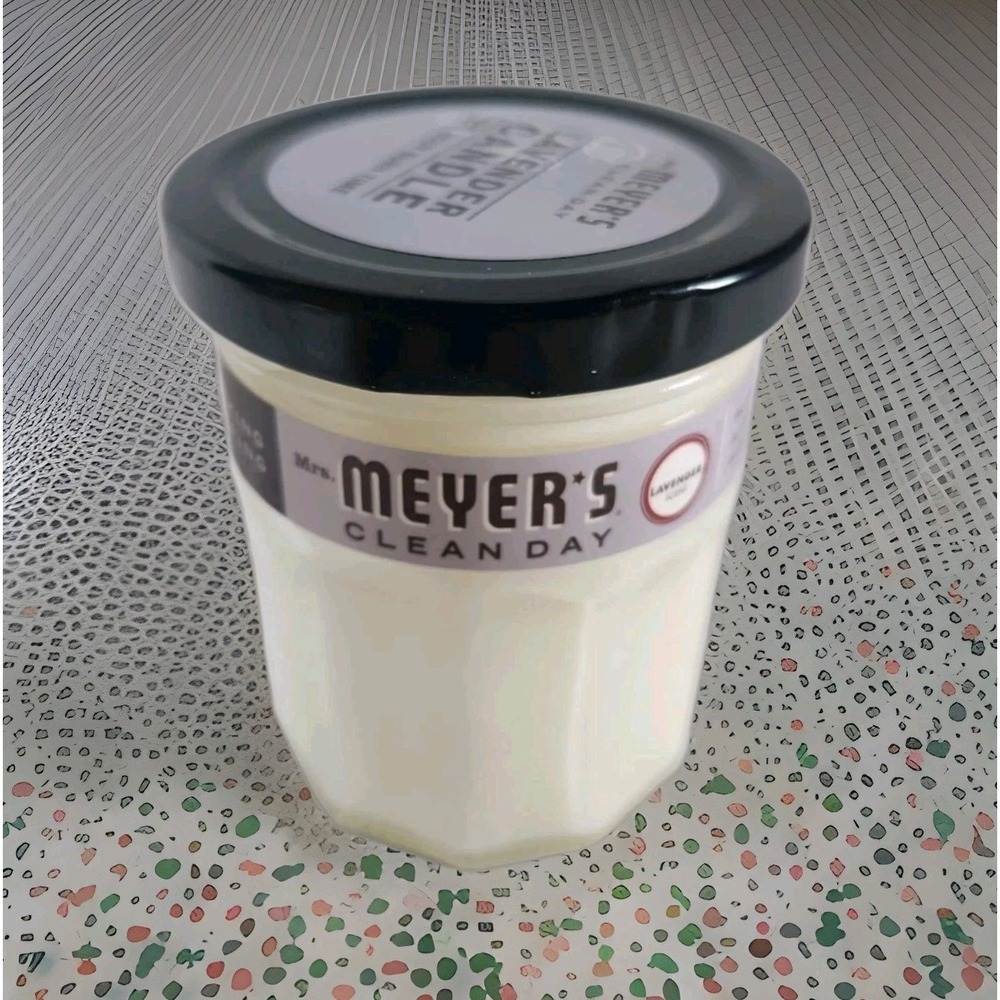 NEW Mrs.‎ Meyer's Clean Day Lavender Scent Soy 4.9 Oz Candle 25-Hour Burn Time